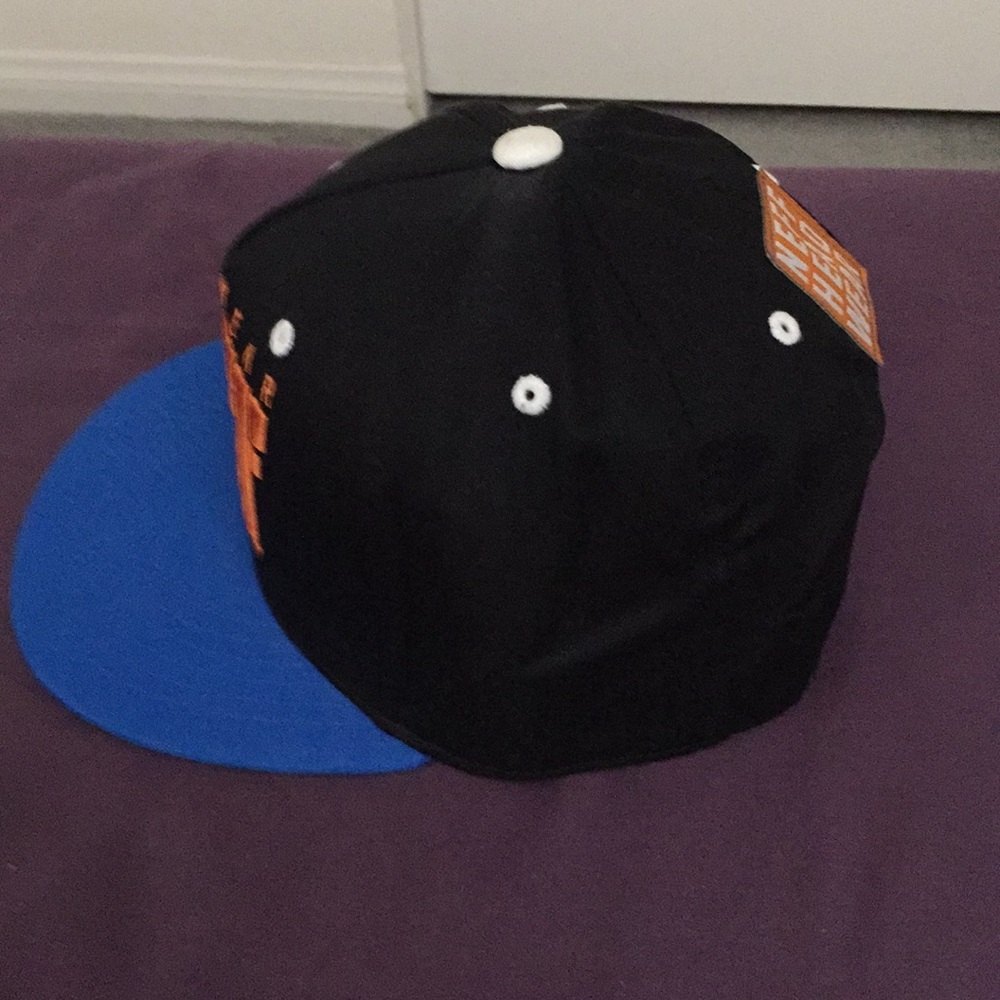 Neff hat - Picture 3 of 8